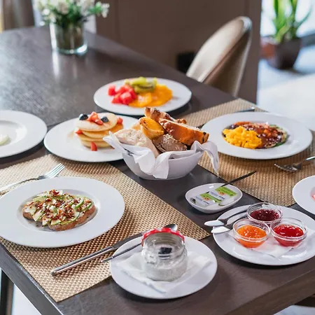 Burgus Tribute & Design מלון